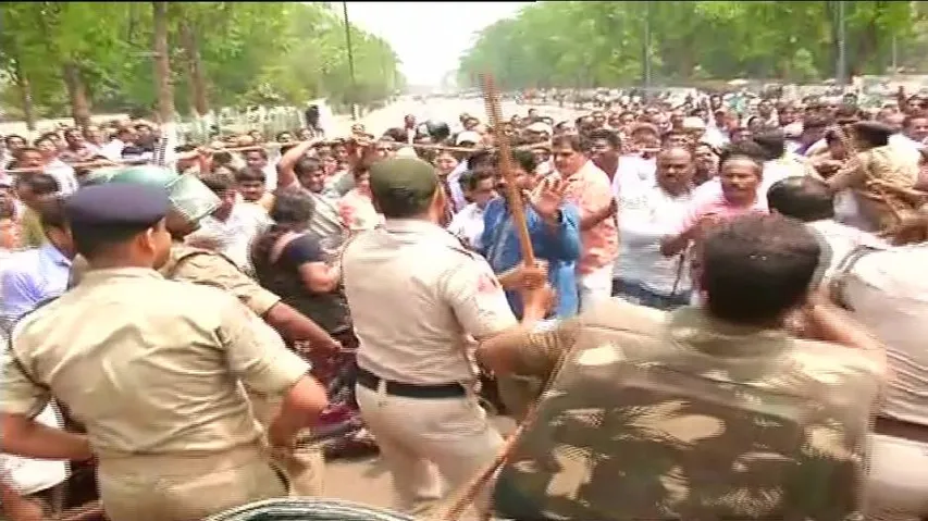 Cops lathi-charge Panchayat Samiti members in Bhubaneswar