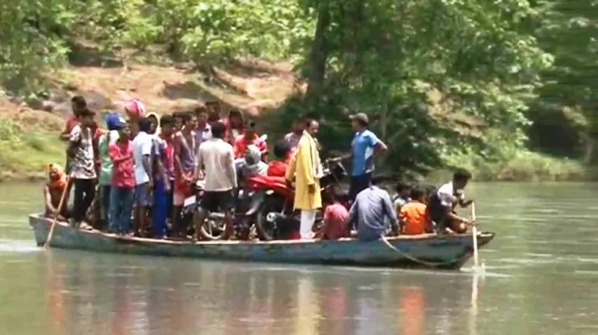 Boats flout safety guidelines, risk human lives in Odisha