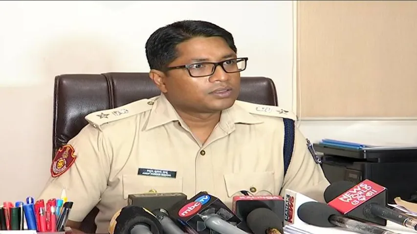 Cops raid illegal dance bar in Bhubaneswar, rescue 10 girls