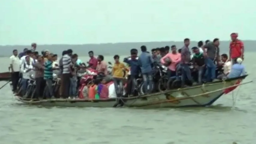 Boat with 36 passengers gets stranded in Chilika