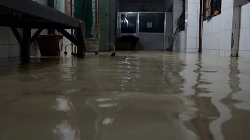 Rain floods hospital in Angul, leaves patients in lurch