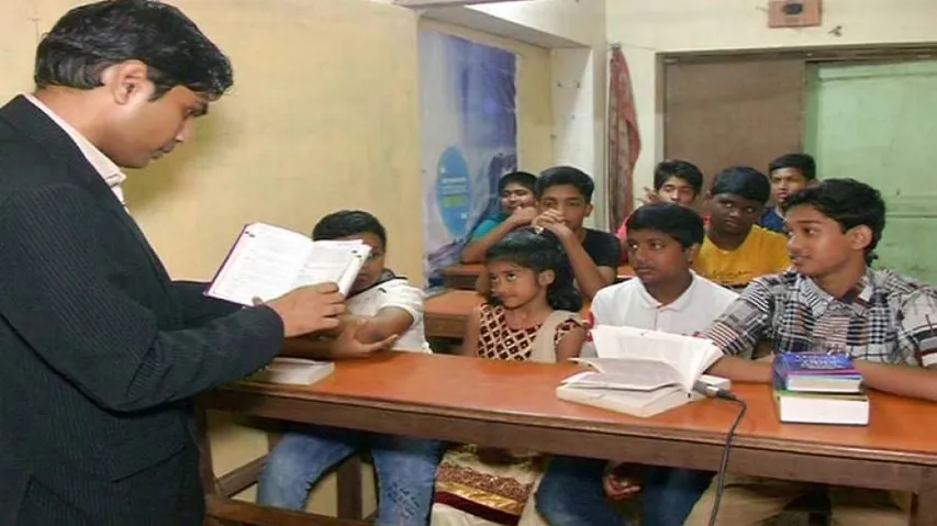 'Wonder Kids' In Odisha Show Remembering Big Dictionaries Is Cakewalk