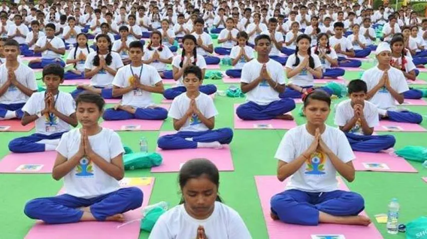 Himachal students set record for practicing yoga