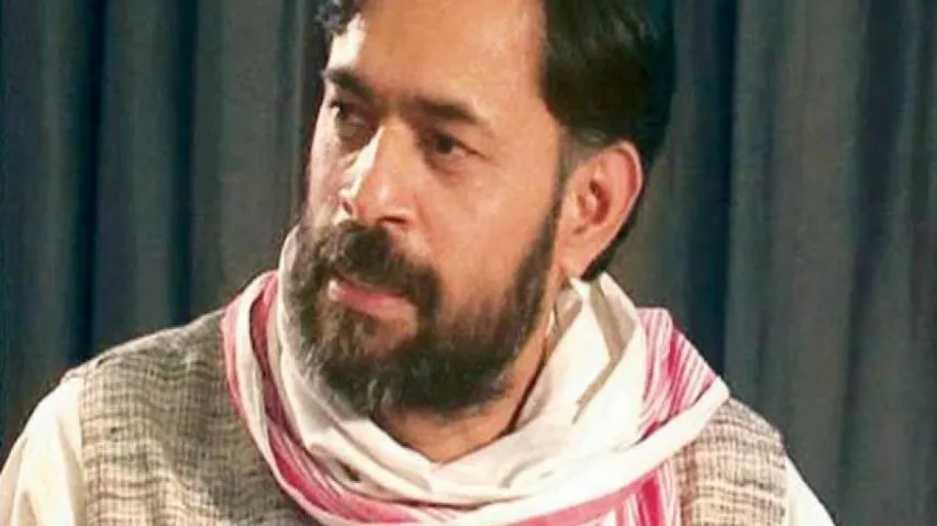 Yogendra Yadav detained, 'manhandled' by police in Tamil Nadu