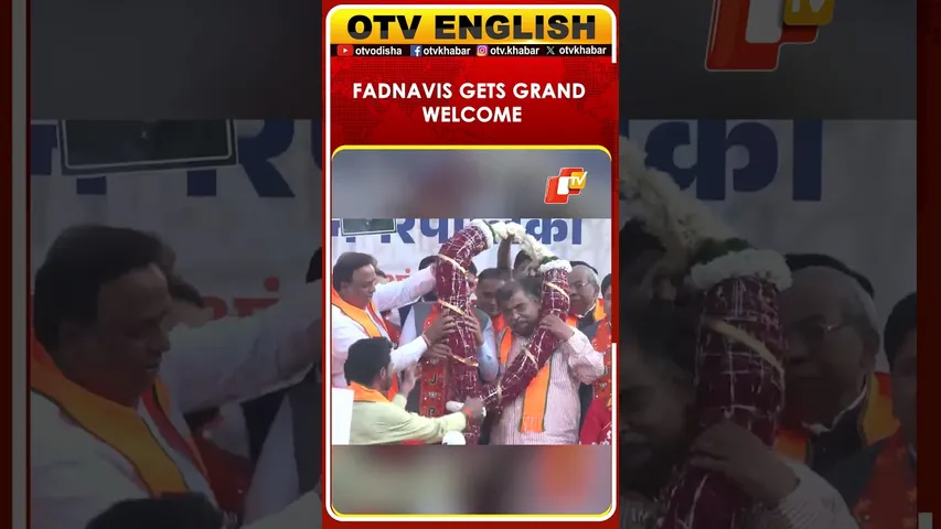 CM Fadnavis Gets Grand Welcome As BJP-Shiv Sena Leads BMC Election