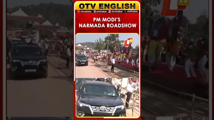 PM Modi Holds Grand Roadshow In Narmada, Gujarat