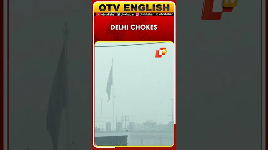 Visuals Show Hazardous Smog In Anand Vihar, AQI Near 383