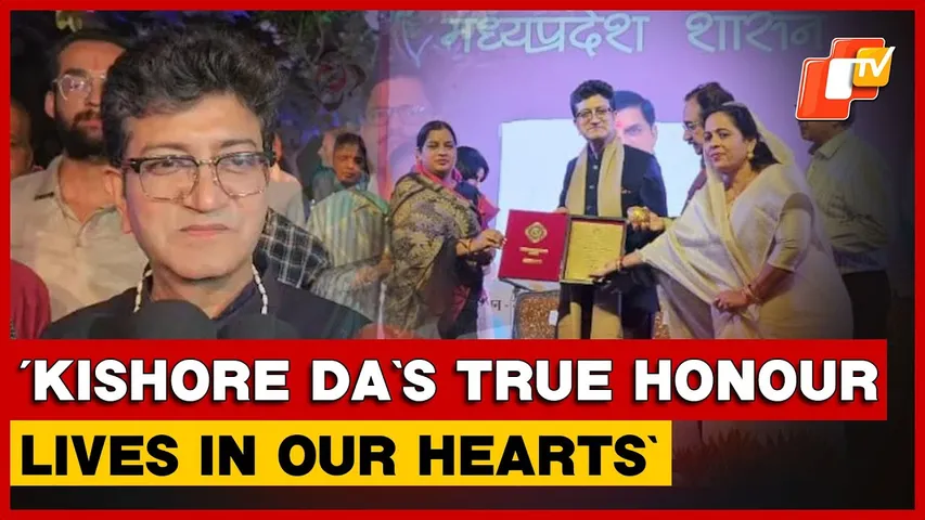 Prasoon Joshi Receives National Kishore Kumar Award
