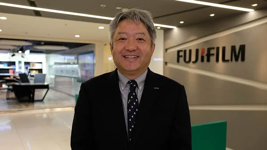 haruto iwata mirrorless camera division