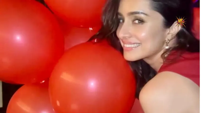 Record breaking Stree's in house! Shraddha Kapoor celebrate the success of Stree 2 with her 'Magic Girls'!