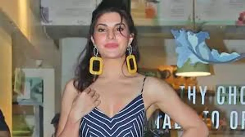 From the sets of Ram Setu, Fans going crazy, Jacqueline shares an udpate !