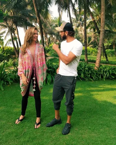 The Hollywood star, Samantha Lockwood meets Hrithik Roshan!