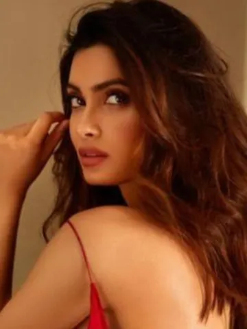 Birthday Special: Diana Penty ; Her Art of Leaving A Mark On Screen