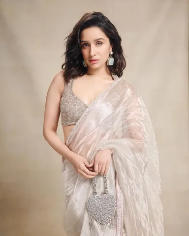 Kapoor6