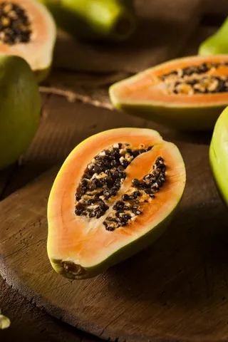 raw-organic-green-papaya-2023-11-27-05-05-46-utc (1)