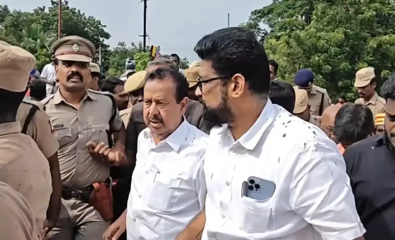MINISTER 