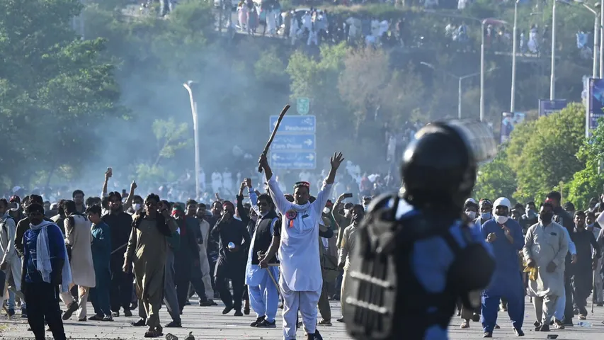 Pakisthan Riots