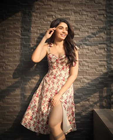 kriti shetty latest pics