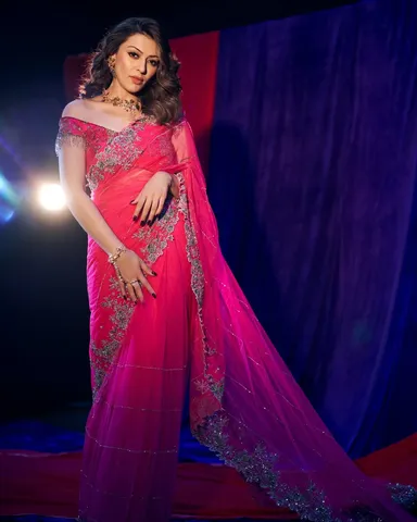 hansika stunning looks