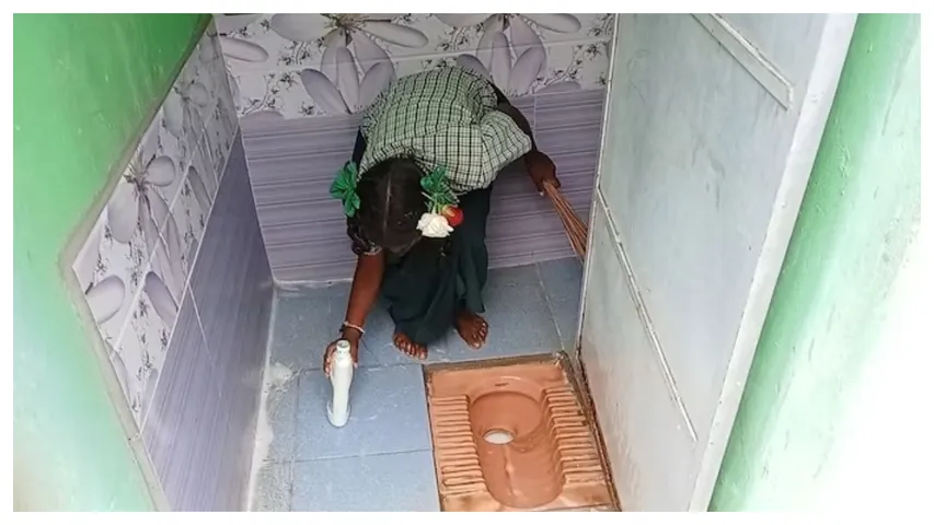 toilets cleaning 