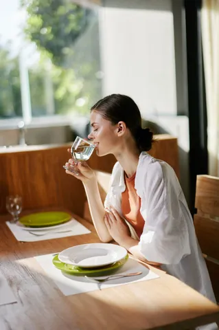 drink cold water after a meal