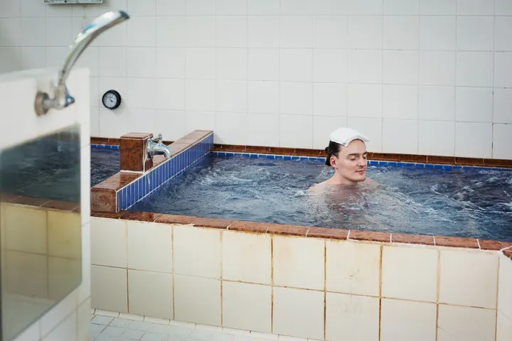 Hot water bath