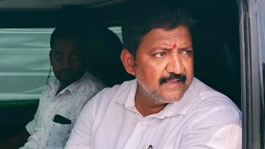 Vallabhaneni Vamshi