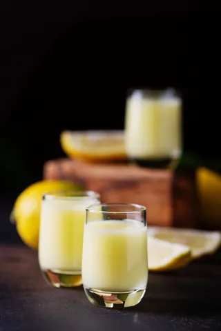 Remedy with lemon juice