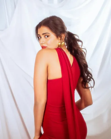 Hebah Patel stunning red dress looks