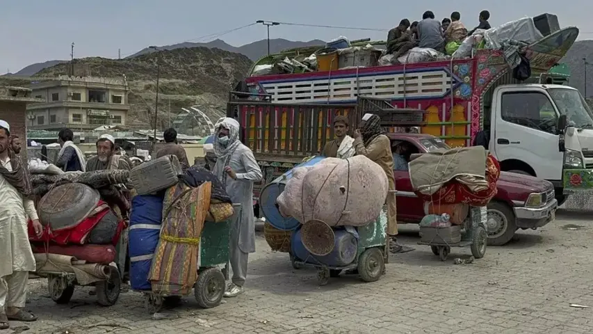 Over 860,000 Afghans left Pakistan