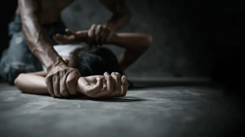 Dalit Woman Raped At Gunpoint In Front Of 4 Year Old Son In Up