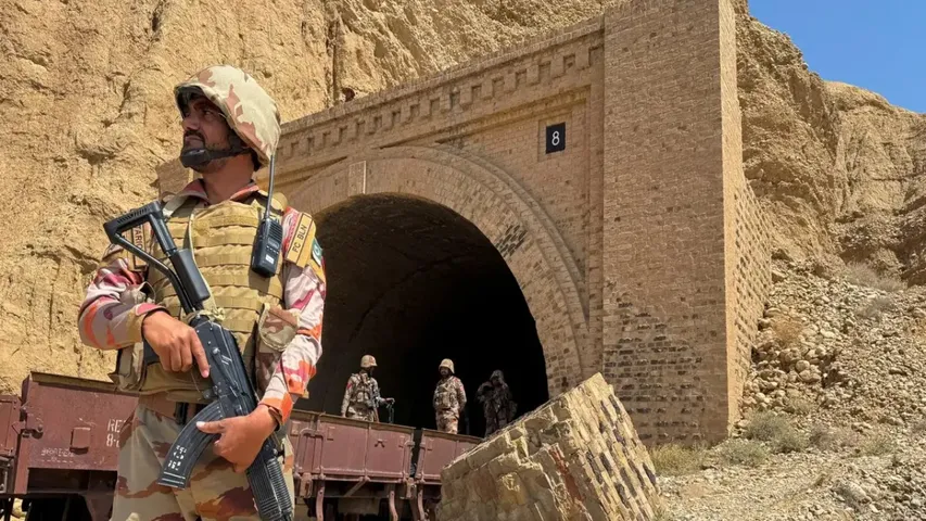 Pakistan Army Recalls Ex Army Soldiers