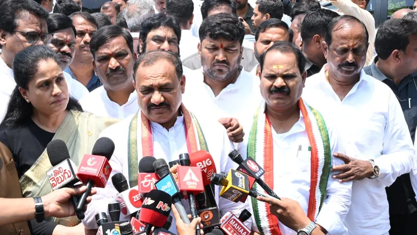 Telangana Congress Leaders Meets Governor 
