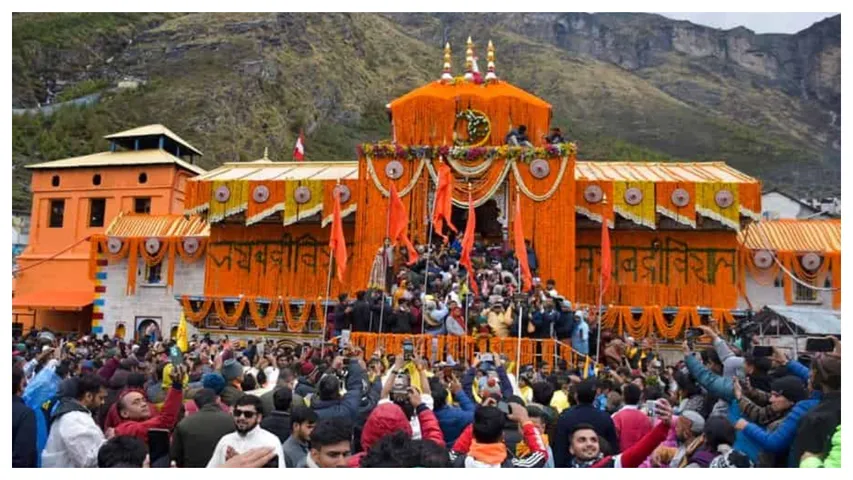 Badrinath temple gates opened..