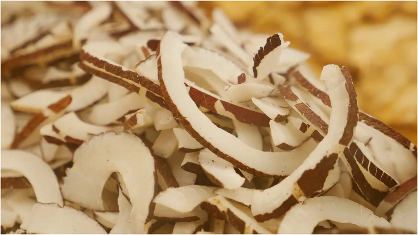 Dried coconut flakes