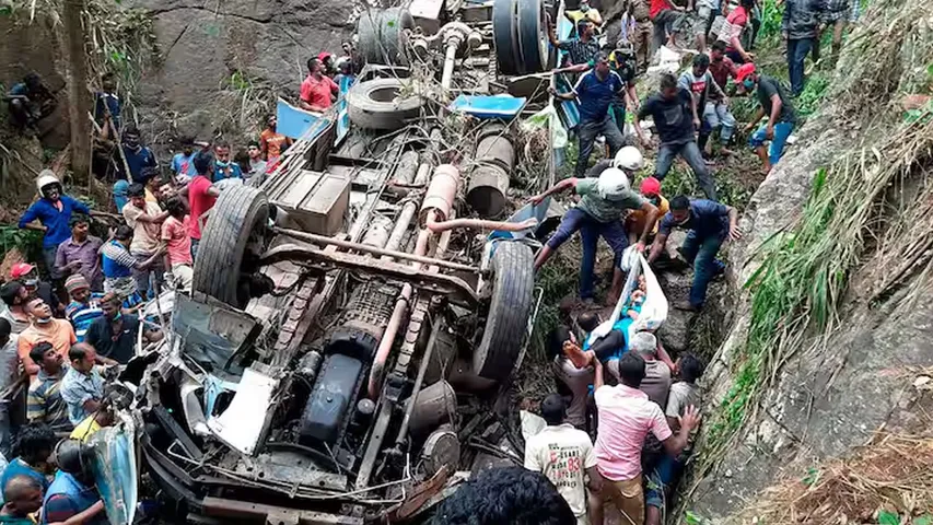srilanka bus accident 
