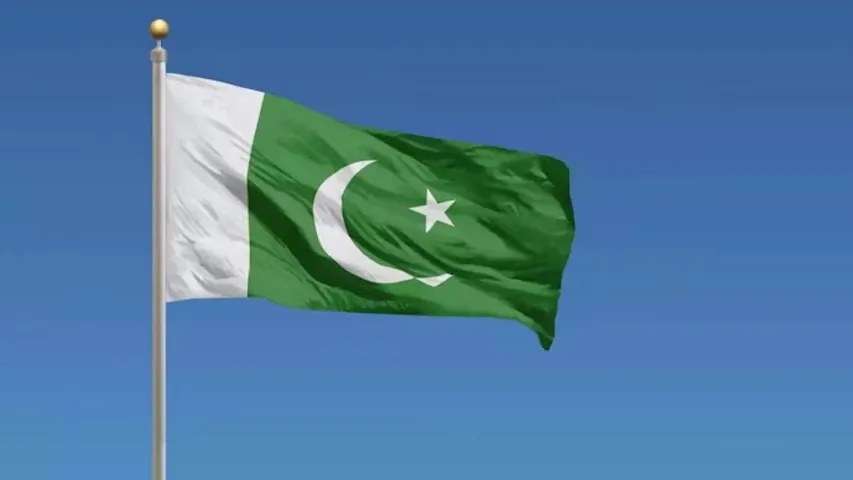 India asked a Pakistani embassy official to leave India with immediate effect on charges of espionage