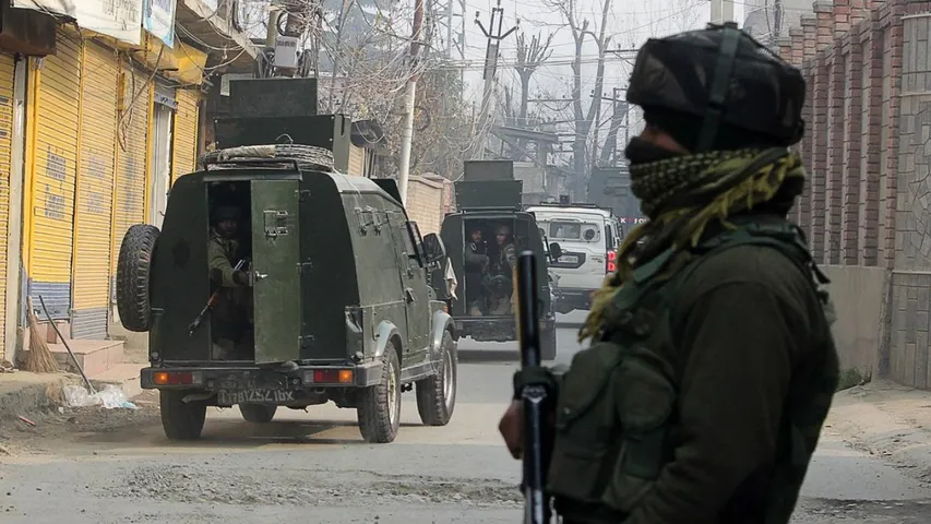 Three Terrorists linked to Lashkar-e-Taiba Arrested in Jammu kashmir 