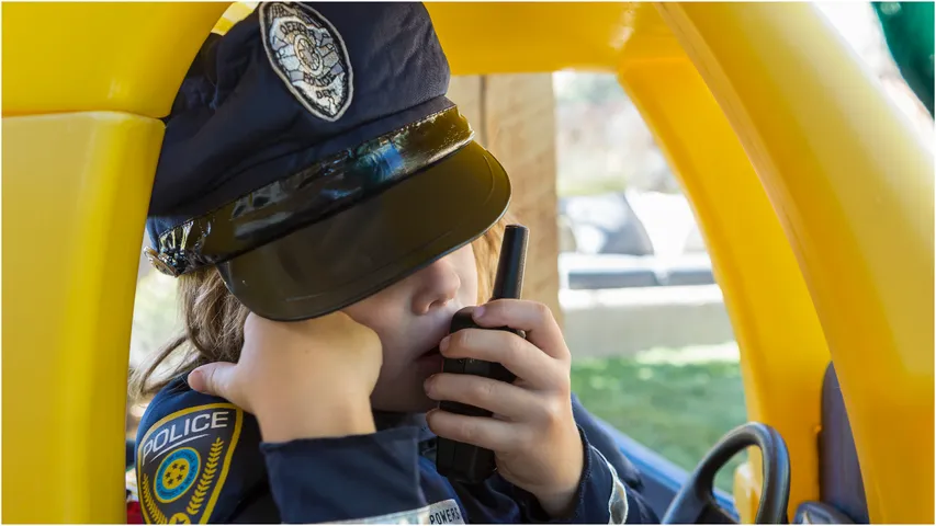 Kid called the police for panipuri