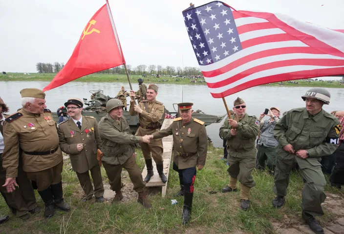 Germany_WWII_Anniversary_Elbe_Da