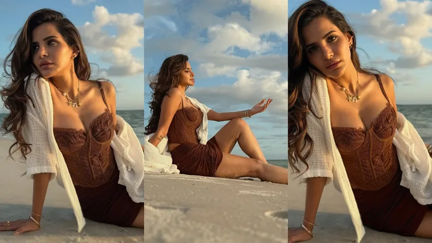 ashu reddy latest beach pic one