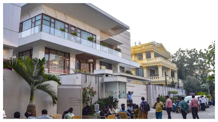 Heavy security at Kavitha's house
