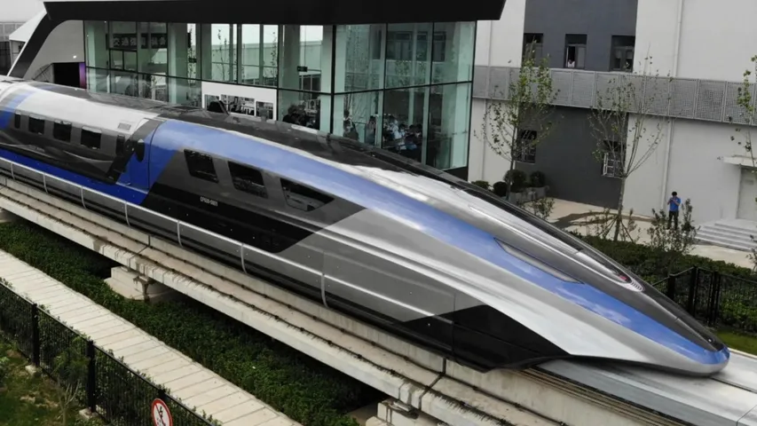 high-speed maglev train in China