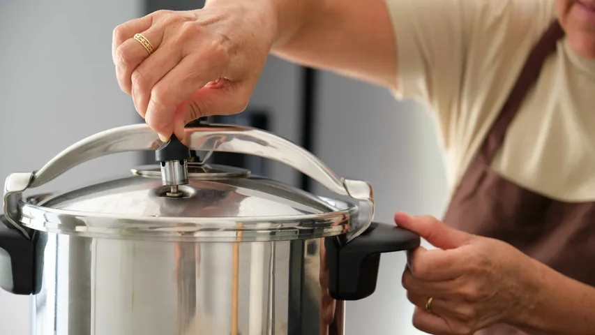 Pressure cookers