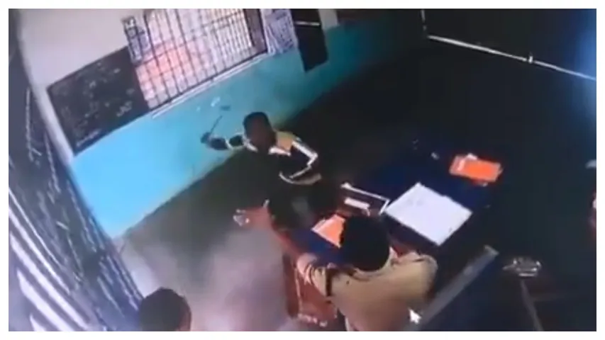 Two remand prisoners escape