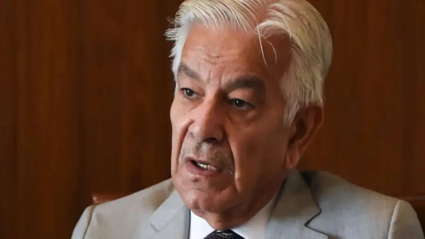 Rattled Pakistan's Defence Minister warns of "real risk" of war with India