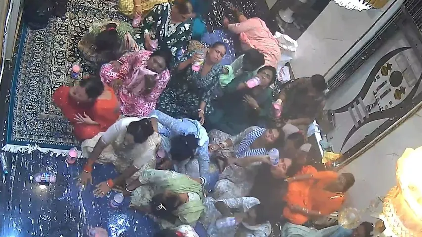 _Madhya Pradesh Indore 25 transgenders consumed phenyl