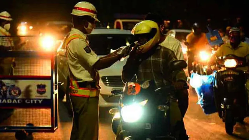 Four lakh bribe in drunk and drive case