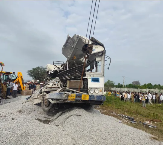 Chevella Bus Accident pic twelve