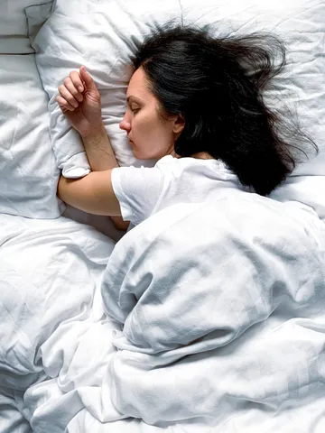 beautiful-brunette-sleeping-at-home-young-millenn-2023-11-27-04-57-25-utc (1)